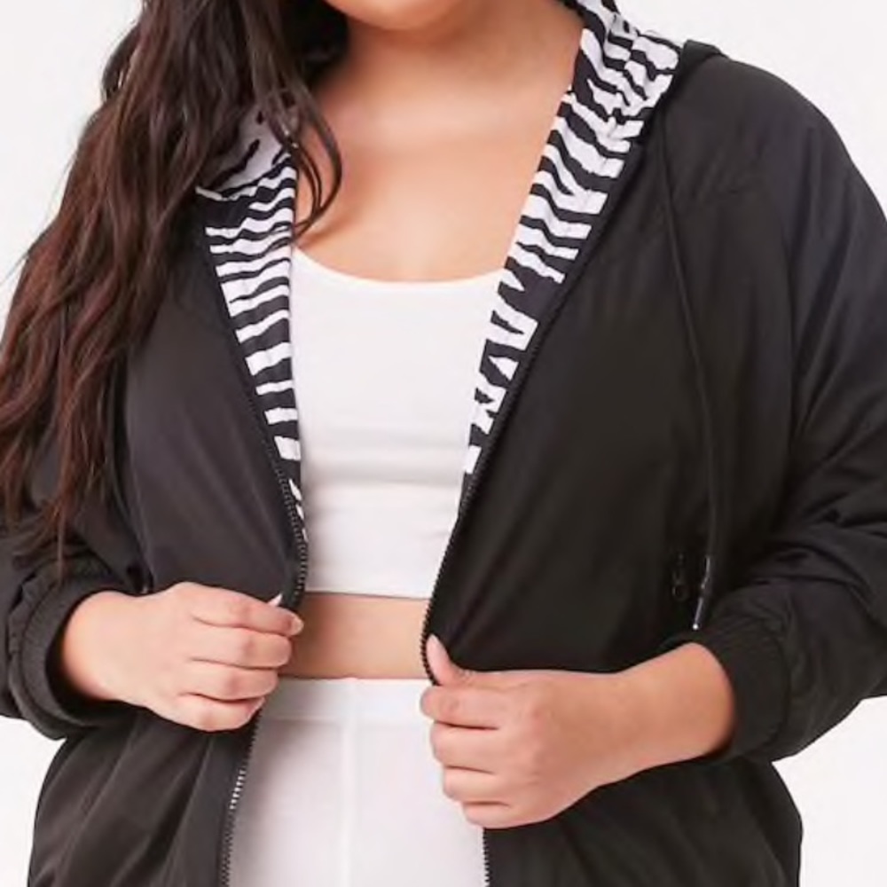 NWT F21 Plus Zip Up Jacket With Hoodie - Black & White - Size 2X